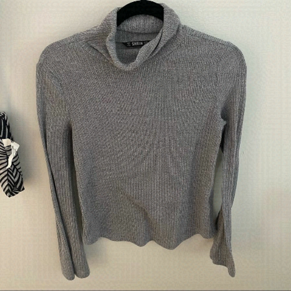 GREY Long Sleeve Ribbed Shirt Top With Bell Sleeves ~ Size M Medium